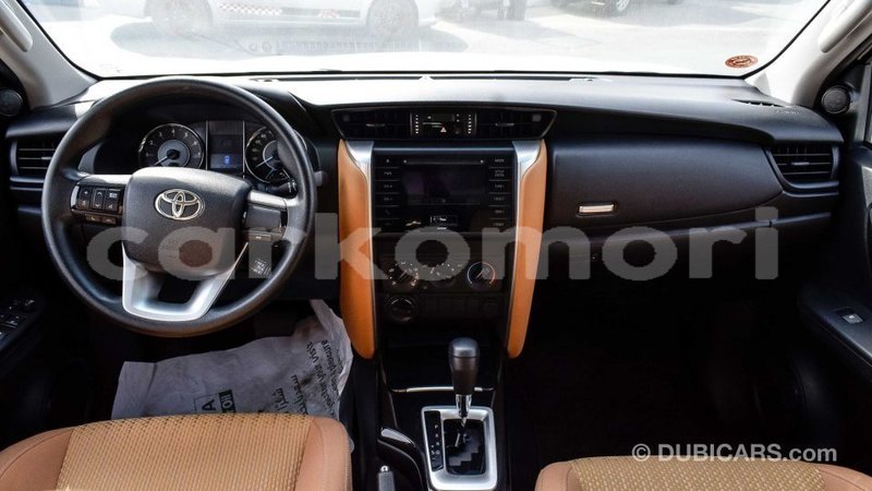 Big with watermark toyota fortuner grande comore import dubai 1498