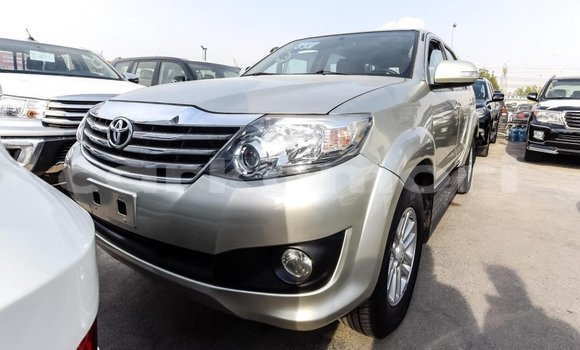 Acheter Import Voiture Toyota Fortuner Autre à Import - Dubai, Grande Comore Acheter Import Voiture Toyota Fortuner Autre à Import - Dubai, Grande Comore