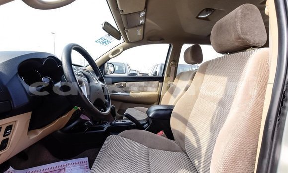 Acheter Import Voiture Toyota Fortuner Autre à Import - Dubai, Grande Comore Acheter Import Voiture Toyota Fortuner Autre à Import - Dubai, Grande Comore