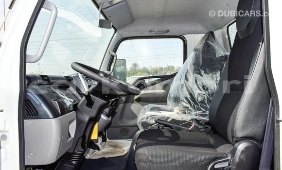 Buy Import Mitsubishi Carisma White Car in Import - Dubai in Great Comore Buy Import Mitsubishi Carisma White Car in Import - Dubai in Great Comore