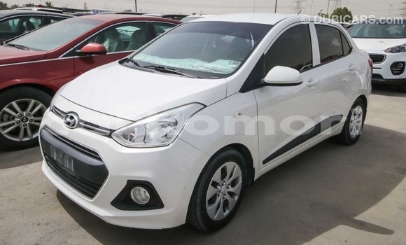 Acheter Import Voiture Hyundai i10 Blanc à Import - Dubai, Grande Comore Acheter Import Voiture Hyundai i10 Blanc à Import - Dubai, Grande Comore