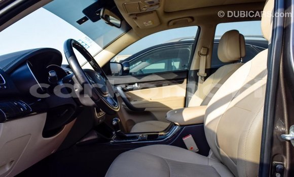 Acheter Import Voiture Kia Sorento Marron à Import - Dubai, Grande Comore Acheter Import Voiture Kia Sorento Marron à Import - Dubai, Grande Comore