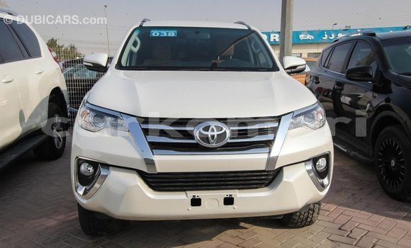 Acheter Import Voiture Toyota Fortuner Blanc à Import - Dubai, Grande Comore Acheter Import Voiture Toyota Fortuner Blanc à Import - Dubai, Grande Comore