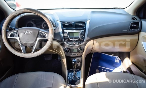Acheter Import Voiture Hyundai Accent Marron à Import - Dubai, Grande Comore Acheter Import Voiture Hyundai Accent Marron à Import - Dubai, Grande Comore