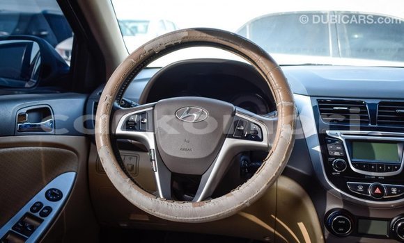 Acheter Import Voiture Hyundai Accent Marron à Import - Dubai, Grande Comore Acheter Import Voiture Hyundai Accent Marron à Import - Dubai, Grande Comore