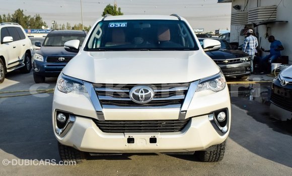 Acheter Import Voiture Toyota Fortuner Blanc à Import - Dubai, Grande Comore Acheter Import Voiture Toyota Fortuner Blanc à Import - Dubai, Grande Comore