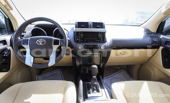 Acheter Import Voiture Toyota Prado Blanc à Import - Dubai, Grande Comore Acheter Import Voiture Toyota Prado Blanc à Import - Dubai, Grande Comore