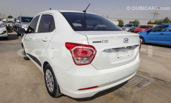 Acheter Import Voiture Hyundai i10 Blanc à Import - Dubai, Grande Comore Acheter Import Voiture Hyundai i10 Blanc à Import - Dubai, Grande Comore