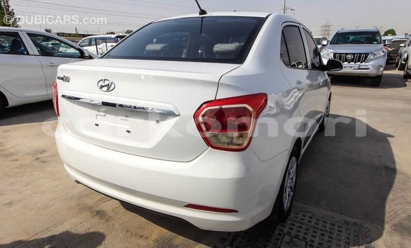 Acheter Import Voiture Hyundai i10 Blanc à Import - Dubai, Grande Comore Acheter Import Voiture Hyundai i10 Blanc à Import - Dubai, Grande Comore