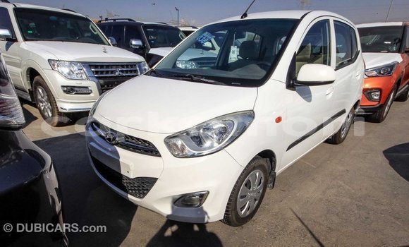 Acheter Import Voiture Hyundai i10 Blanc à Import - Dubai, Grande Comore Acheter Import Voiture Hyundai i10 Blanc à Import - Dubai, Grande Comore
