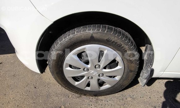 Acheter Import Voiture Hyundai i10 Blanc à Import - Dubai, Grande Comore Acheter Import Voiture Hyundai i10 Blanc à Import - Dubai, Grande Comore
