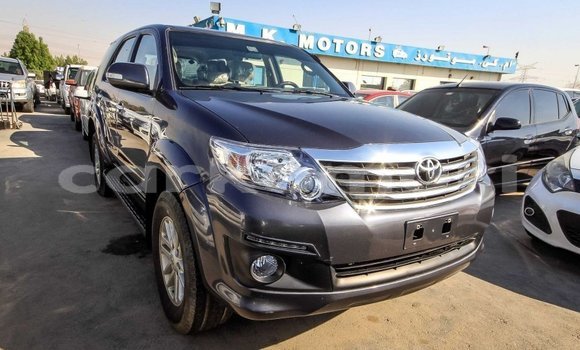 Acheter Import Voiture Toyota Fortuner Autre à Import - Dubai, Grande Comore Acheter Import Voiture Toyota Fortuner Autre à Import - Dubai, Grande Comore