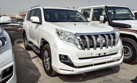 Acheter Import Voiture Toyota Prado Blanc à Import - Dubai, Grande Comore Acheter Import Voiture Toyota Prado Blanc à Import - Dubai, Grande Comore