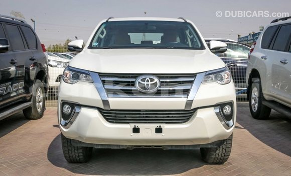 Acheter Import Voiture Toyota Fortuner Blanc à Import - Dubai, Grande Comore Acheter Import Voiture Toyota Fortuner Blanc à Import - Dubai, Grande Comore