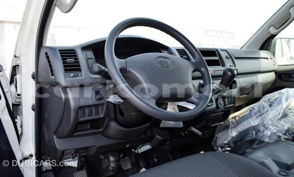 Buy Import Toyota Hiace White Car in Import - Dubai in Great Comore Buy Import Toyota Hiace White Car in Import - Dubai in Great Comore
