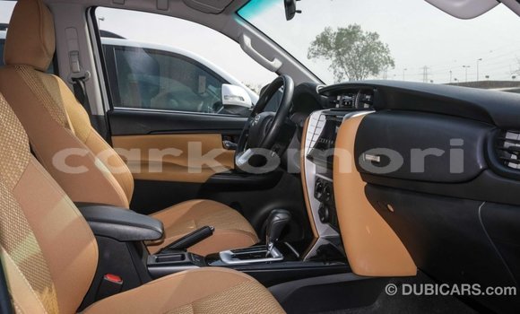 Acheter Import Voiture Toyota Fortuner Blanc à Import - Dubai, Grande Comore Acheter Import Voiture Toyota Fortuner Blanc à Import - Dubai, Grande Comore