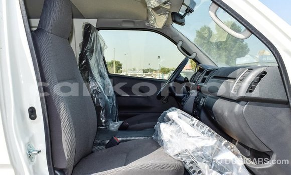 Buy Import Toyota Hiace White Car in Import - Dubai in Great Comore Buy Import Toyota Hiace White Car in Import - Dubai in Great Comore
