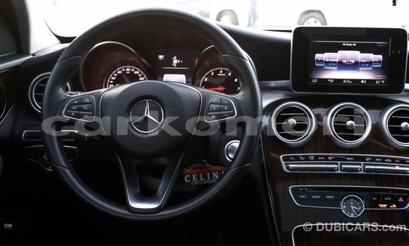 Acheter Import Voiture Mercedes-Benz 190 Noir à Import - Dubai, Grande Comore Acheter Import Voiture Mercedes-Benz 190 Noir à Import - Dubai, Grande Comore