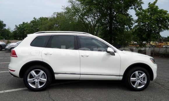 Buy Used Volkswagen Touareg White Car in Moutsamoudou in Ndzuwani Buy Used Volkswagen Touareg White Car in Moutsamoudou in Ndzuwani