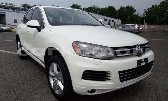 Buy Used Volkswagen Touareg White Car in Moutsamoudou in Ndzuwani Buy Used Volkswagen Touareg White Car in Moutsamoudou in Ndzuwani