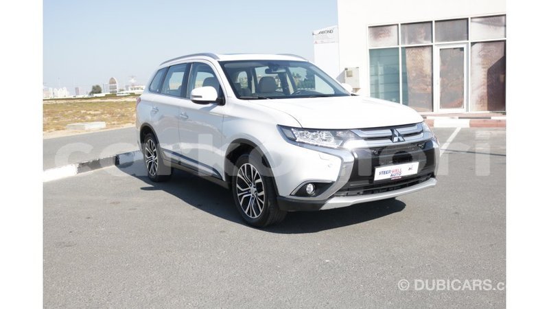 Big with watermark mitsubishi outlander grande comore import dubai 1543