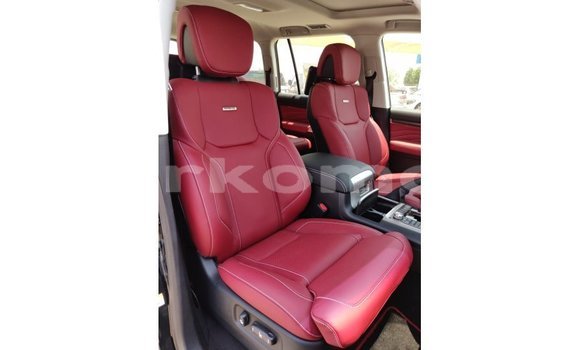 Buy Import Toyota Land Cruiser Black Car in Import - Dubai in Great Comore Buy Import Toyota Land Cruiser Black Car in Import - Dubai in Great Comore