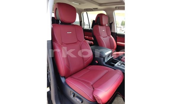 Buy Import Toyota Land Cruiser Black Car in Import - Dubai in Great Comore Buy Import Toyota Land Cruiser Black Car in Import - Dubai in Great Comore