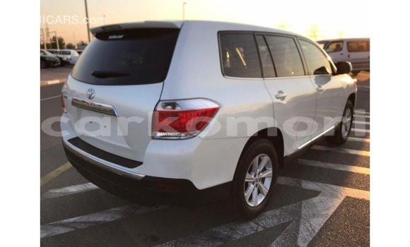 Acheter Import Voiture Toyota Highlander Blanc à Import - Dubai, Grande Comore Acheter Import Voiture Toyota Highlander Blanc à Import - Dubai, Grande Comore