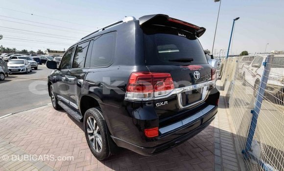 Acheter Import Voiture Toyota Land Cruiser Noir à Import - Dubai, Grande Comore Acheter Import Voiture Toyota Land Cruiser Noir à Import - Dubai, Grande Comore