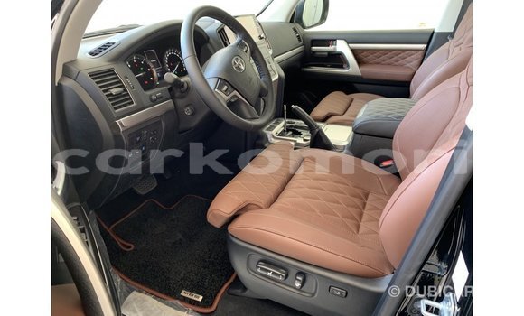 Buy Import Toyota Land Cruiser Black Car in Import - Dubai in Great Comore Buy Import Toyota Land Cruiser Black Car in Import - Dubai in Great Comore