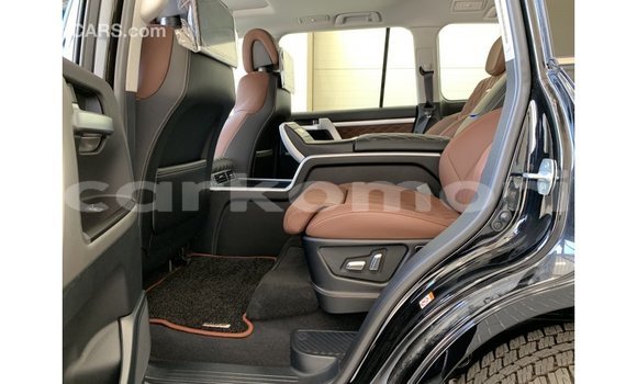 Buy Import Toyota Land Cruiser Black Car in Import - Dubai in Great Comore Buy Import Toyota Land Cruiser Black Car in Import - Dubai in Great Comore