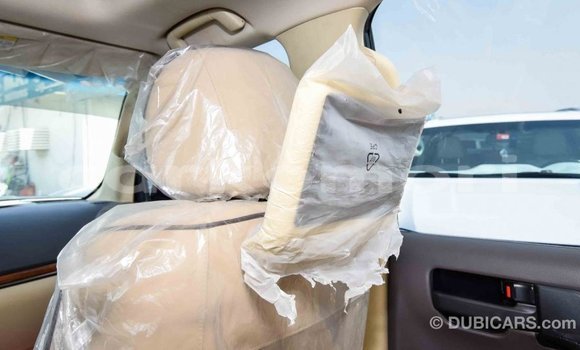 Acheter Import Voiture Toyota Land Cruiser Blanc à Import - Dubai, Grande Comore Acheter Import Voiture Toyota Land Cruiser Blanc à Import - Dubai, Grande Comore