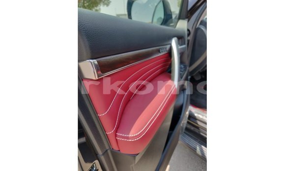 Buy Import Toyota Land Cruiser Black Car in Import - Dubai in Great Comore Buy Import Toyota Land Cruiser Black Car in Import - Dubai in Great Comore