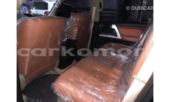 Acheter Import Voiture Toyota Land Cruiser Noir à Import - Dubai, Grande Comore Acheter Import Voiture Toyota Land Cruiser Noir à Import - Dubai, Grande Comore