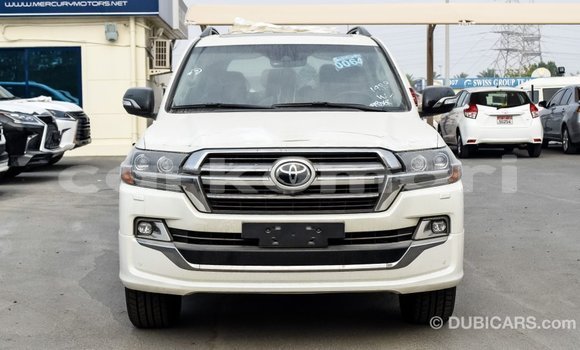 Buy Import Toyota Land Cruiser White Car in Import - Dubai in Great Comore Buy Import Toyota Land Cruiser White Car in Import - Dubai in Great Comore