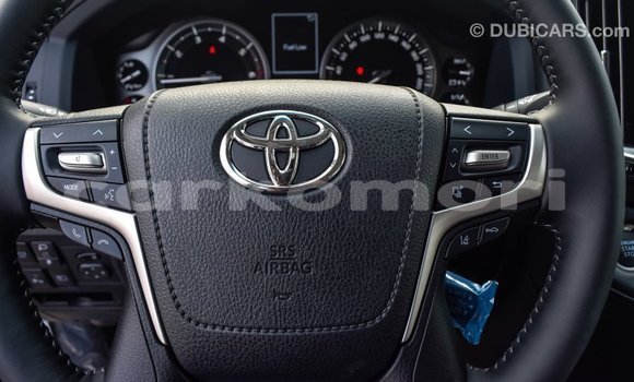 Buy Import Toyota Land Cruiser White Car in Import - Dubai in Great Comore Buy Import Toyota Land Cruiser White Car in Import - Dubai in Great Comore