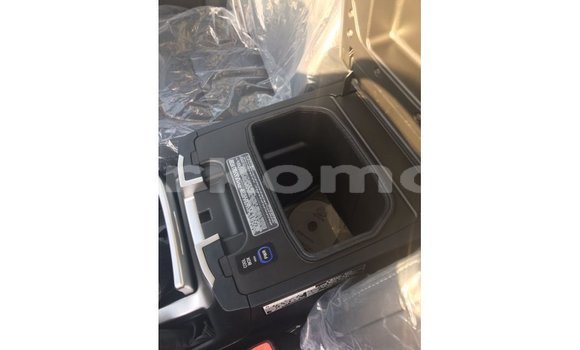 Buy Import Toyota Land Cruiser Black Car in Import - Dubai in Great Comore Buy Import Toyota Land Cruiser Black Car in Import - Dubai in Great Comore