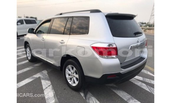 Acheter Import Voiture Toyota Highlander Autre à Import - Dubai, Grande Comore Acheter Import Voiture Toyota Highlander Autre à Import - Dubai, Grande Comore