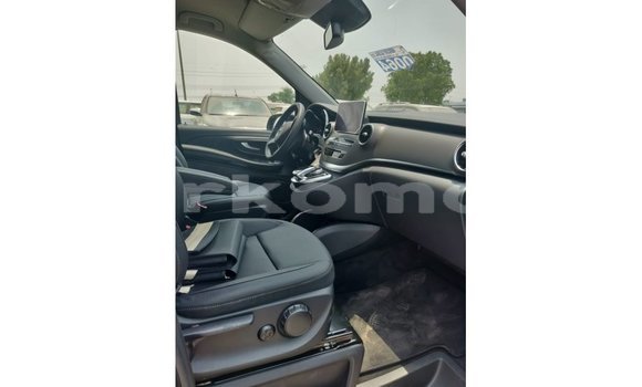 Buy Import Mercedes-Benz 250 Black Car in Import - Dubai in Great Comore Buy Import Mercedes-Benz 250 Black Car in Import - Dubai in Great Comore