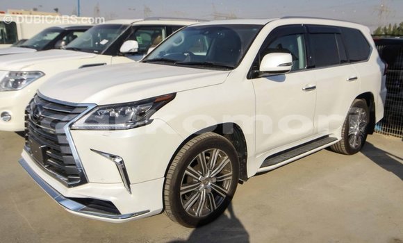 Acheter Import Voiture Lexus LX Blanc à Import - Dubai, Grande Comore Acheter Import Voiture Lexus LX Blanc à Import - Dubai, Grande Comore