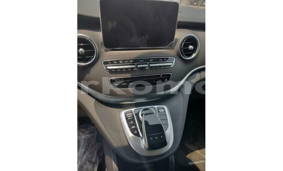 Buy Import Mercedes-Benz 250 Black Car in Import - Dubai in Great Comore Buy Import Mercedes-Benz 250 Black Car in Import - Dubai in Great Comore