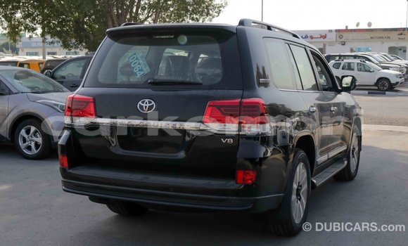 Buy Import Toyota Land Cruiser Black Car in Import - Dubai in Great Comore Buy Import Toyota Land Cruiser Black Car in Import - Dubai in Great Comore