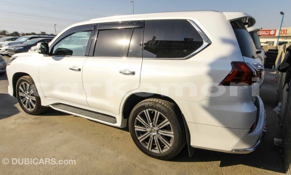 Acheter Import Voiture Lexus LX Blanc à Import - Dubai, Grande Comore Acheter Import Voiture Lexus LX Blanc à Import - Dubai, Grande Comore