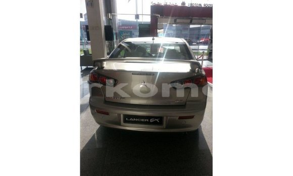 Buy Import Mitsubishi L200 Other Car in Import - Dubai in Great Comore Buy Import Mitsubishi L200 Other Car in Import - Dubai in Great Comore