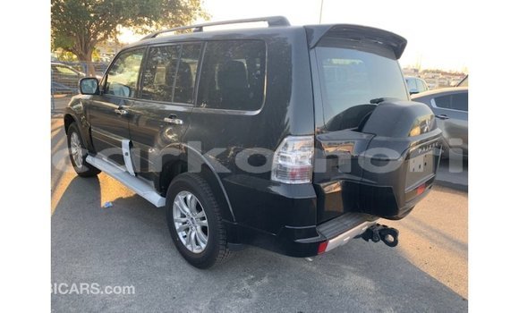 Buy Import Mitsubishi Pajero Black Car in Import - Dubai in Great Comore Buy Import Mitsubishi Pajero Black Car in Import - Dubai in Great Comore