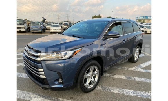 Acheter Import Voiture Toyota Highlander Bleu à Import - Dubai, Grande Comore Acheter Import Voiture Toyota Highlander Bleu à Import - Dubai, Grande Comore