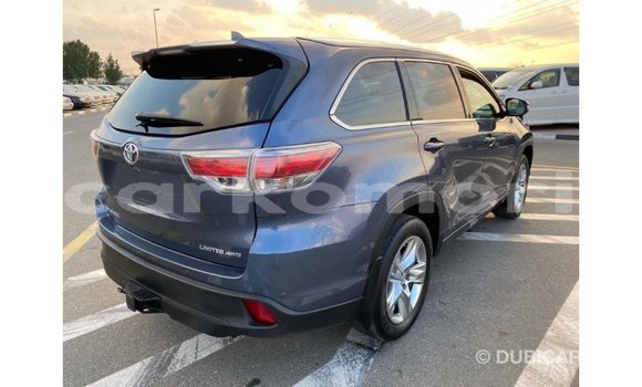 Acheter Import Voiture Toyota Highlander Bleu à Import - Dubai, Grande Comore Acheter Import Voiture Toyota Highlander Bleu à Import - Dubai, Grande Comore