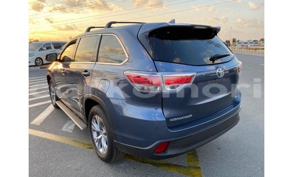 Acheter Import Voiture Toyota Highlander Bleu à Import - Dubai, Grande Comore Acheter Import Voiture Toyota Highlander Bleu à Import - Dubai, Grande Comore