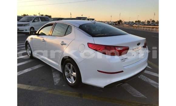 Acheter Import Voiture Kia Optima Blanc à Import - Dubai, Grande Comore Acheter Import Voiture Kia Optima Blanc à Import - Dubai, Grande Comore
