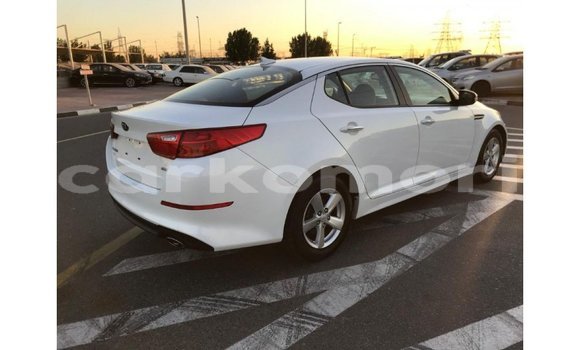 Acheter Import Voiture Kia Optima Blanc à Import - Dubai, Grande Comore Acheter Import Voiture Kia Optima Blanc à Import - Dubai, Grande Comore